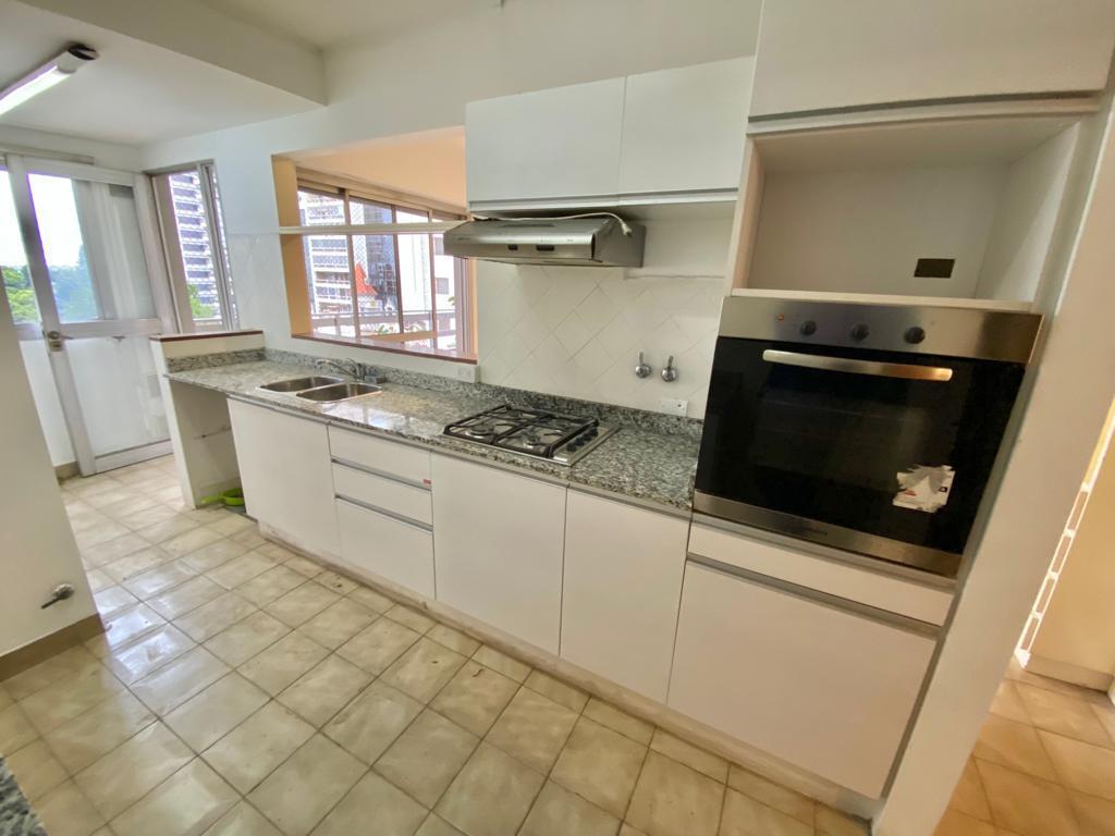 Foto de Alquiler Departamento 3 Dormitorios con Cochera - Barrio Martin, imagen 2