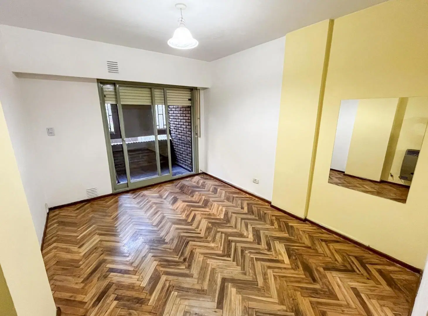 Alquiler Departamento un dormitorio con balcón. Montevideo al 1000 2
