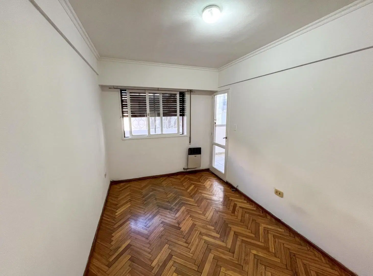 Alquiler Departamento tres dormitorios. Zeballos al 1400. 4