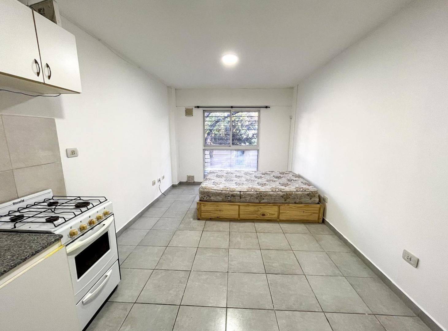 Alquiler Departamento Monoambiente. 3 de Febrero al 2600