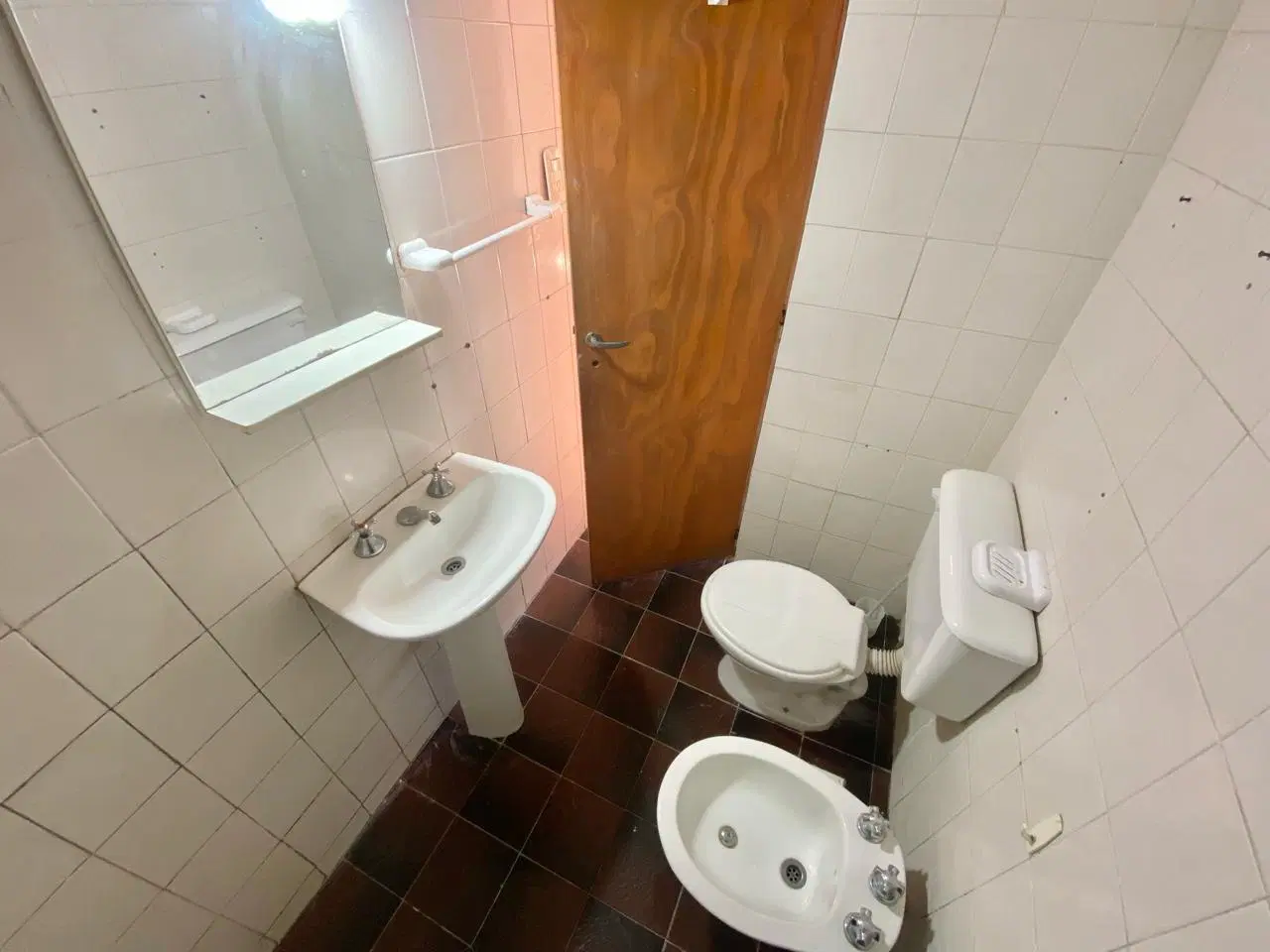 Alquiler monoambiente planta baja. Cinco Esquinas 5