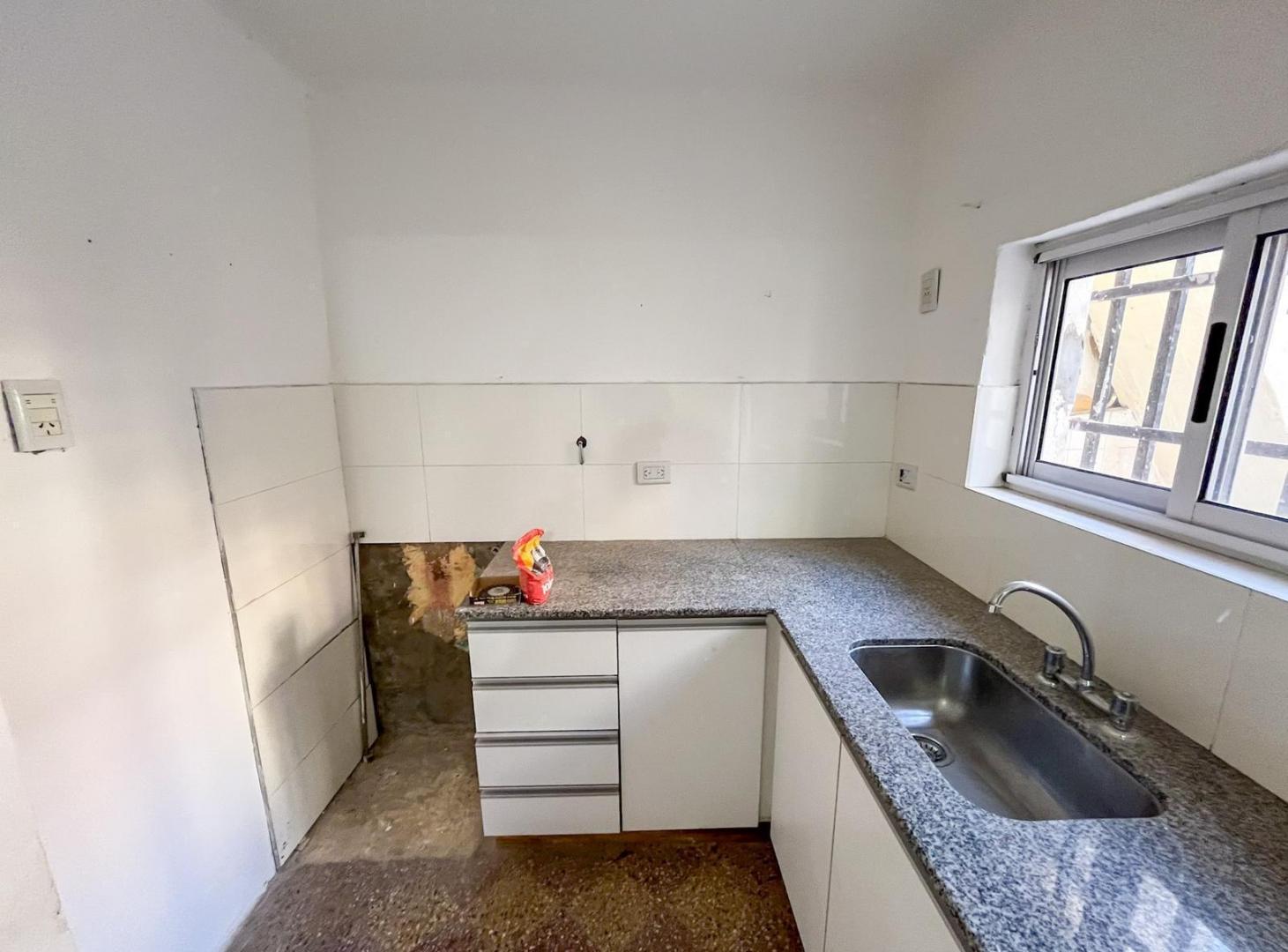Foto de Alquiler Departamento de pasillo 1 dormitorio - Necochea al 2900, imagen 1
