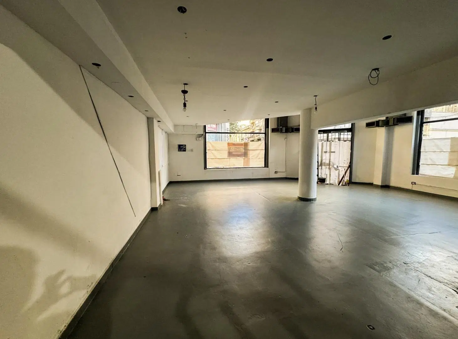 Alquiler Local comercial. Corrientes y Santa Fe. 4
