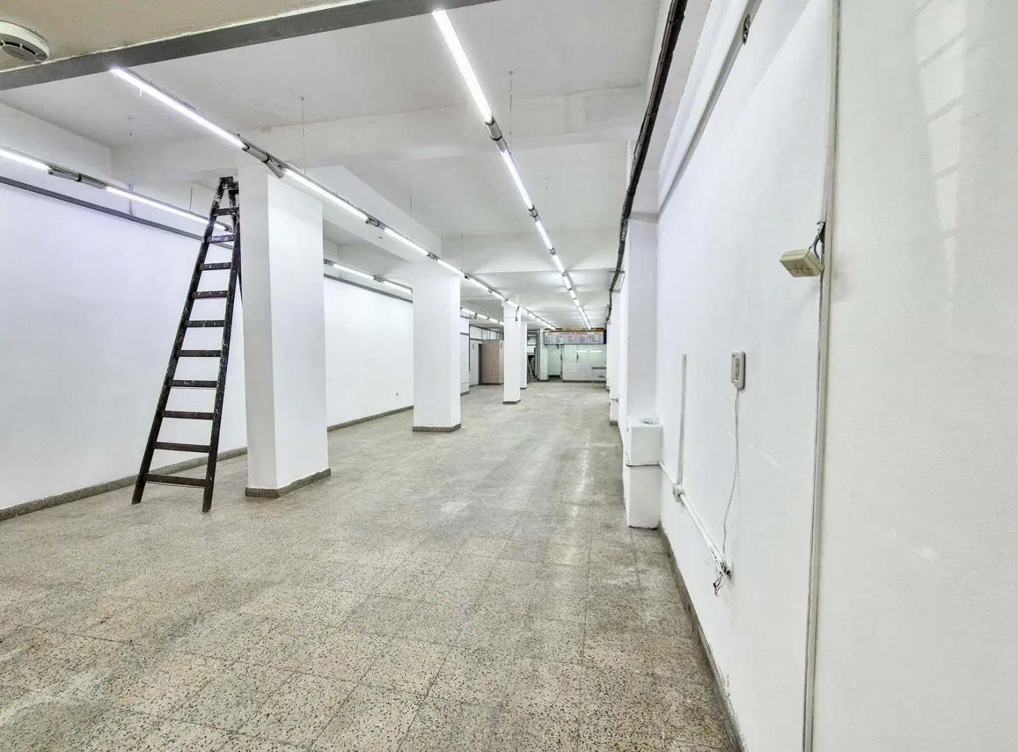 Alquiler Local 241m2 -Entre Ríos al 1500 3