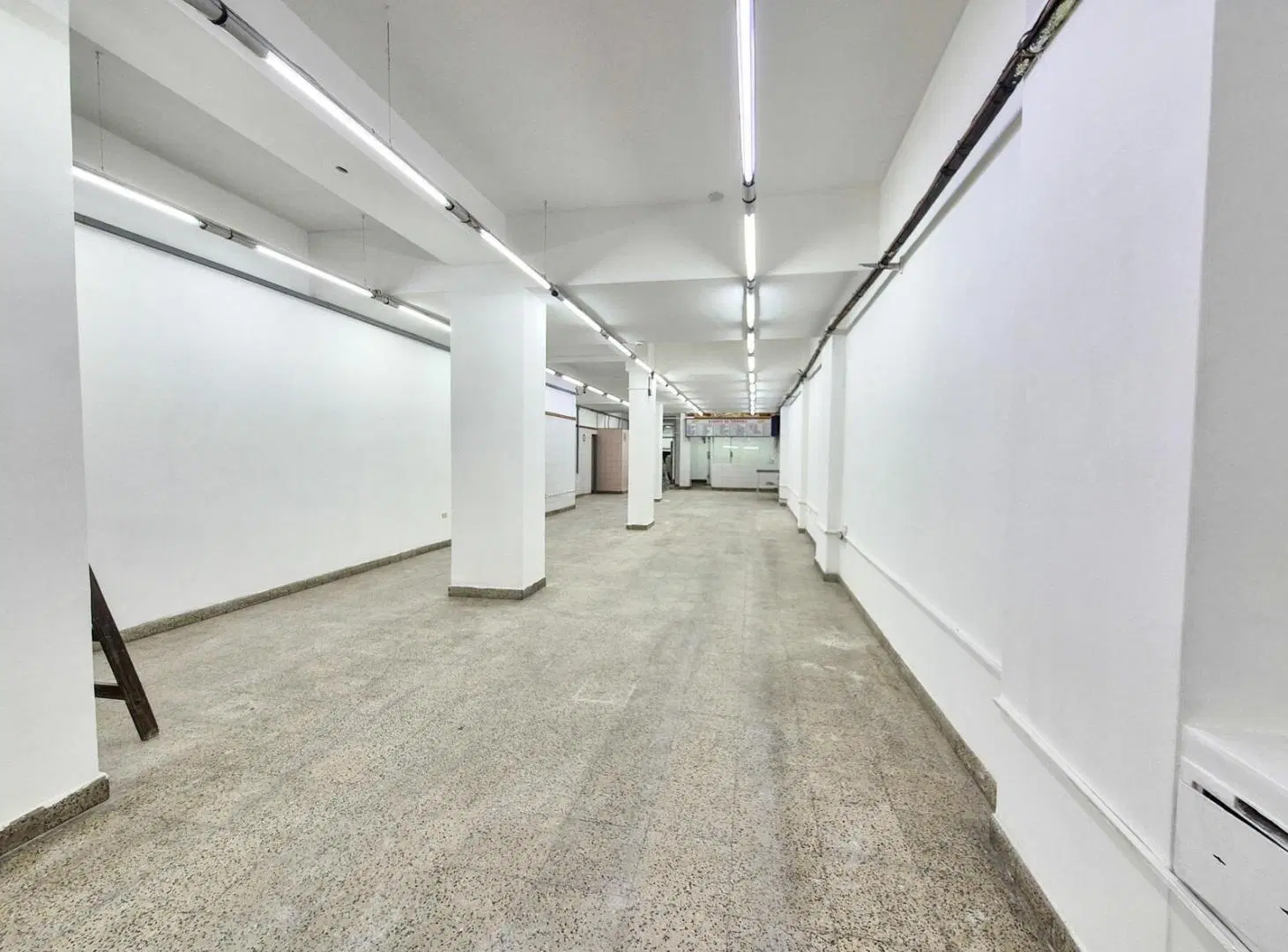 Alquiler Local 241m2 -Entre Ríos al 1500 2