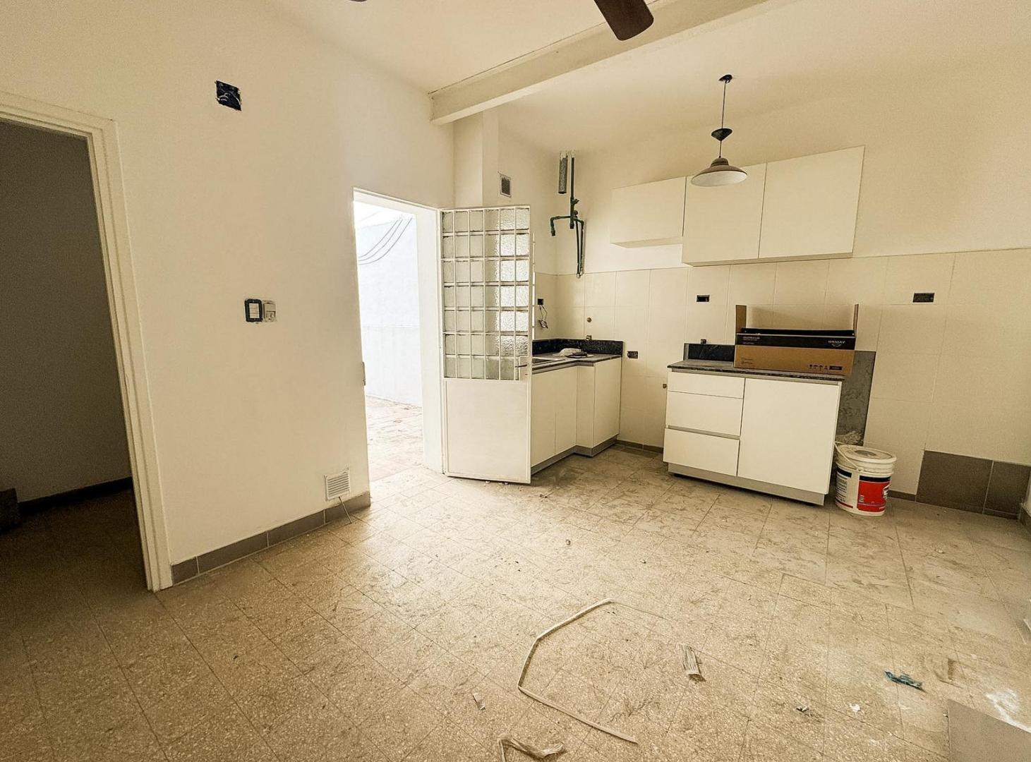 Foto de Venta Casa reciclada en planta alta. Barrio Tiro Suizo, imagen 2