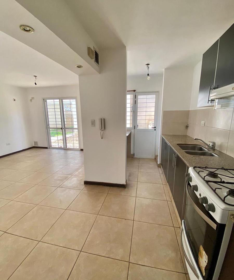 Foto de Alquiler duplex 2 dormitorios Mendoza 8000 - Fisherton, imagen 2