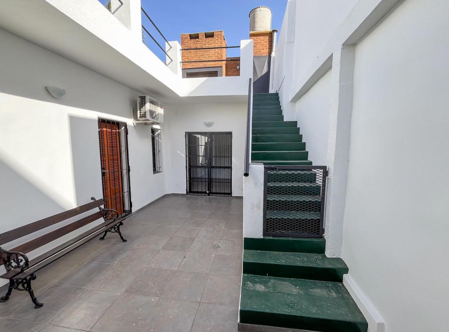 Foto de Alquiler Casa interna única. Uso Profesional/Comercial. Barrio, imagen 4