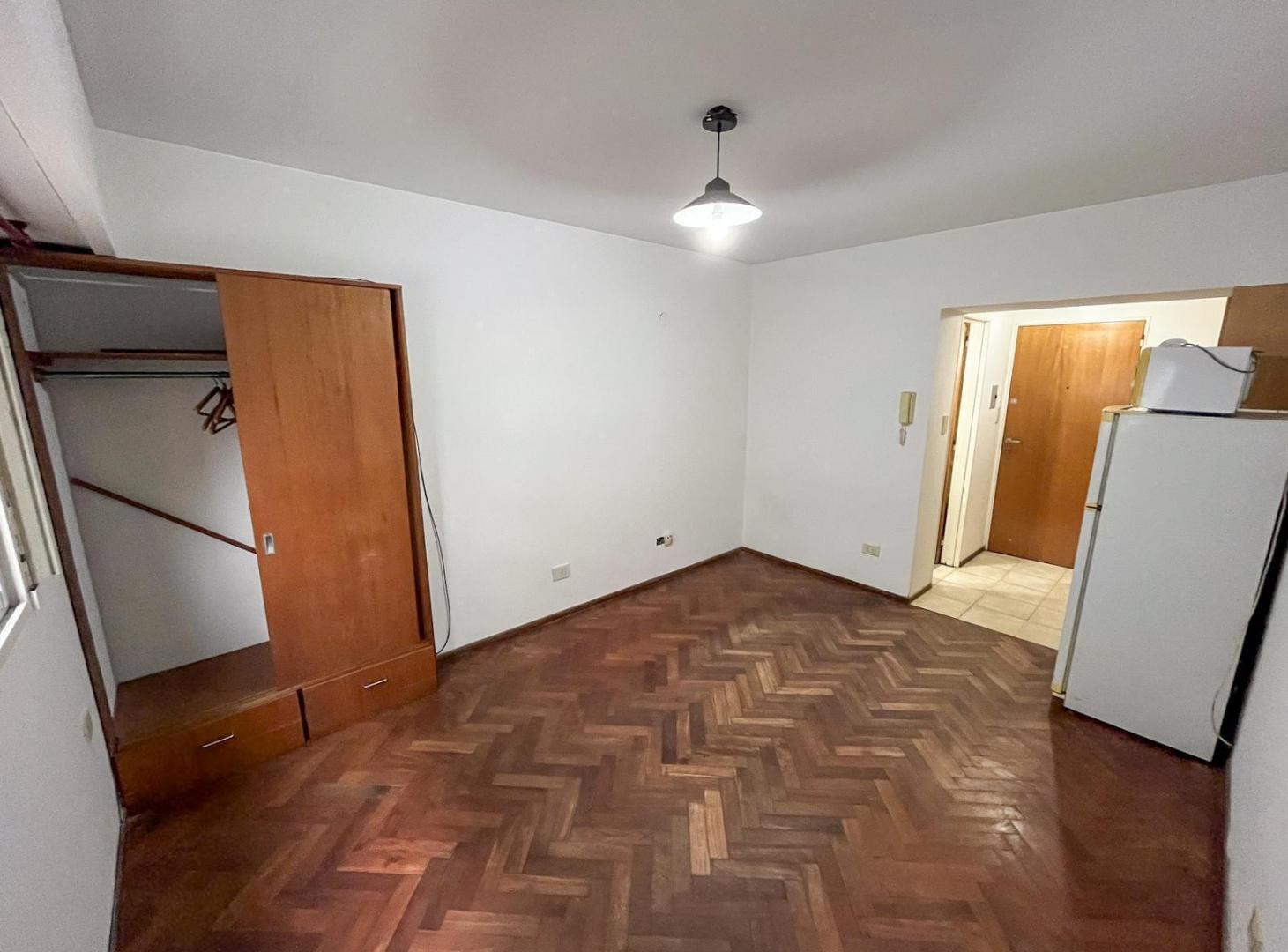 Foto de Alquiler Departamento Monoambiente. Roca y Zeballos, imagen 3