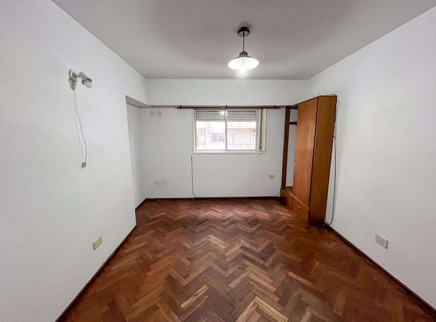 Foto de Alquiler Departamento Monoambiente. Roca y Zeballos, imagen 2
