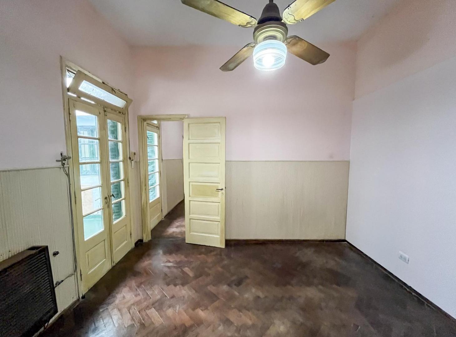 Foto de Alquiler Departamento de pasillo dos dormitorios. Echesortu., imagen 2