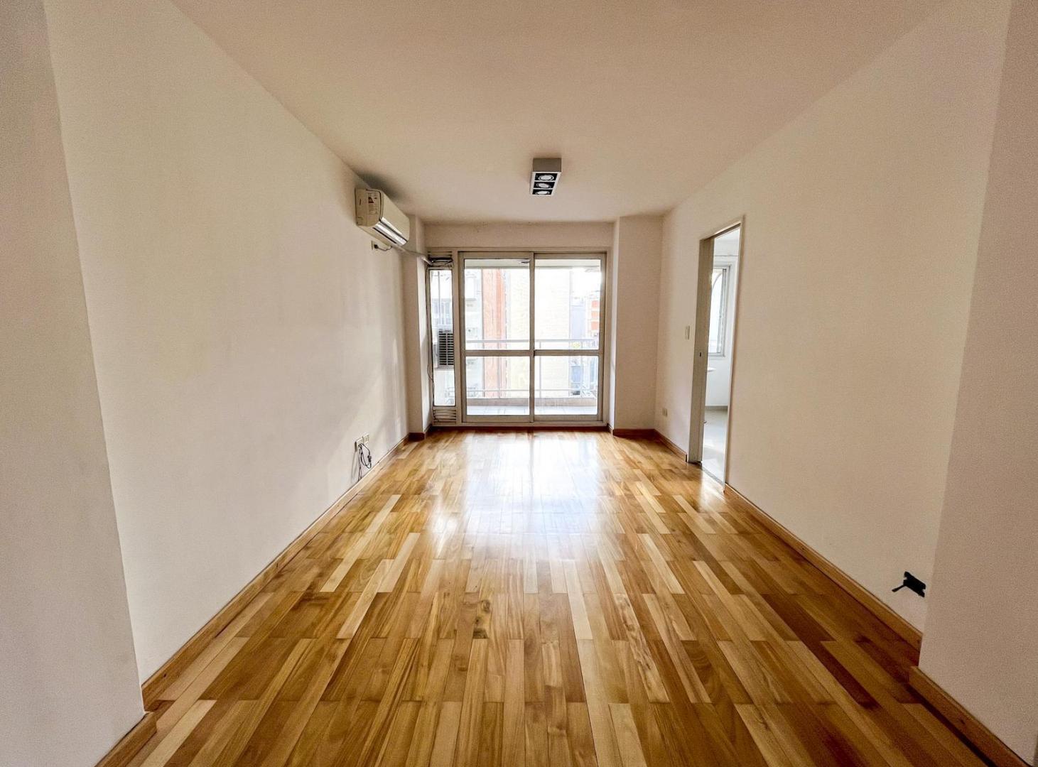 Foto de Alquiler Departamento dos dormitorios con cochera. Balcarce y Brown, imagen 1
