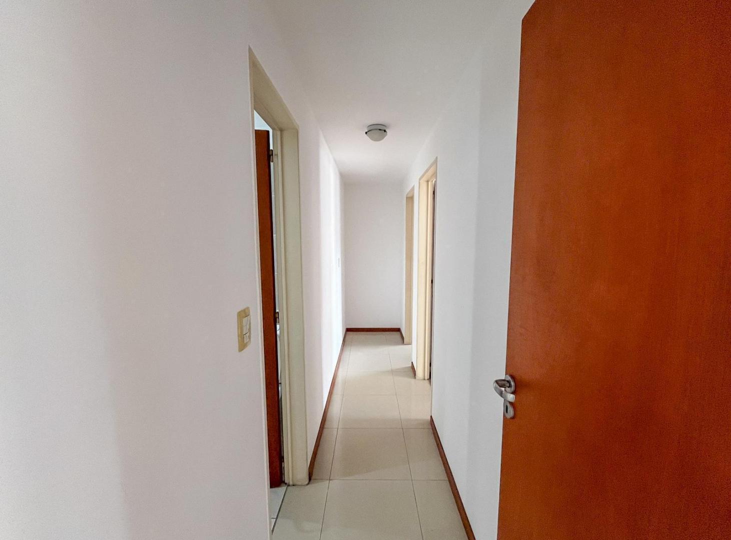 Foto de Alquiler Departamento dos dormitorios al frente con balcón. 27 de, imagen 4
