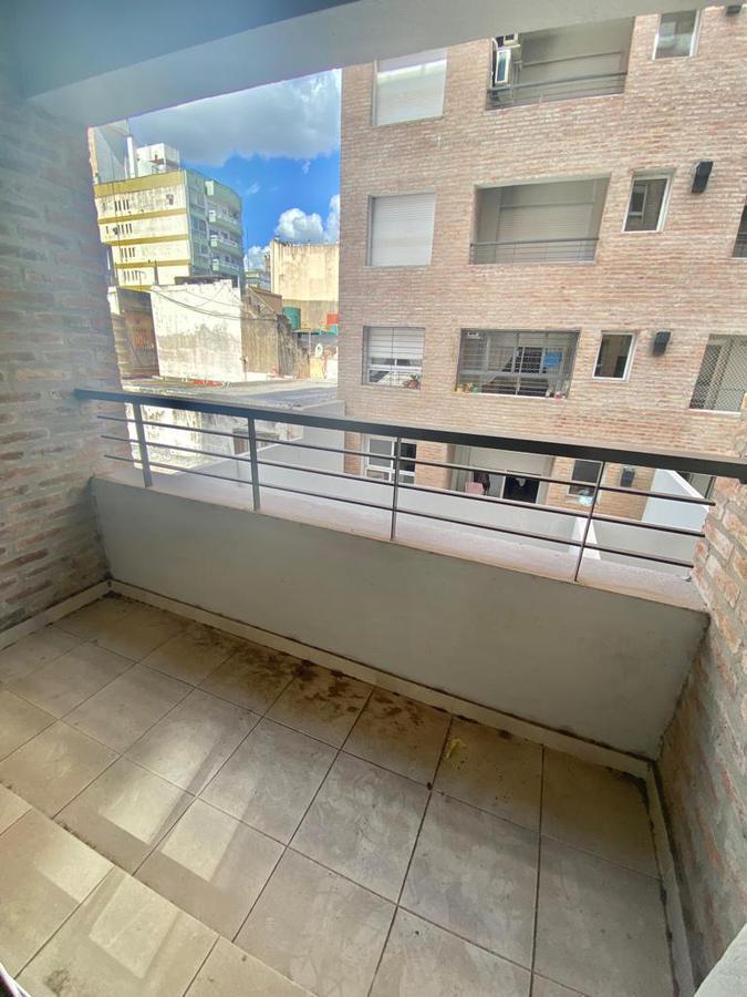 Foto de Alquiler Departamento un dormitorio con balcón. Maipú y San Luis, imagen 2