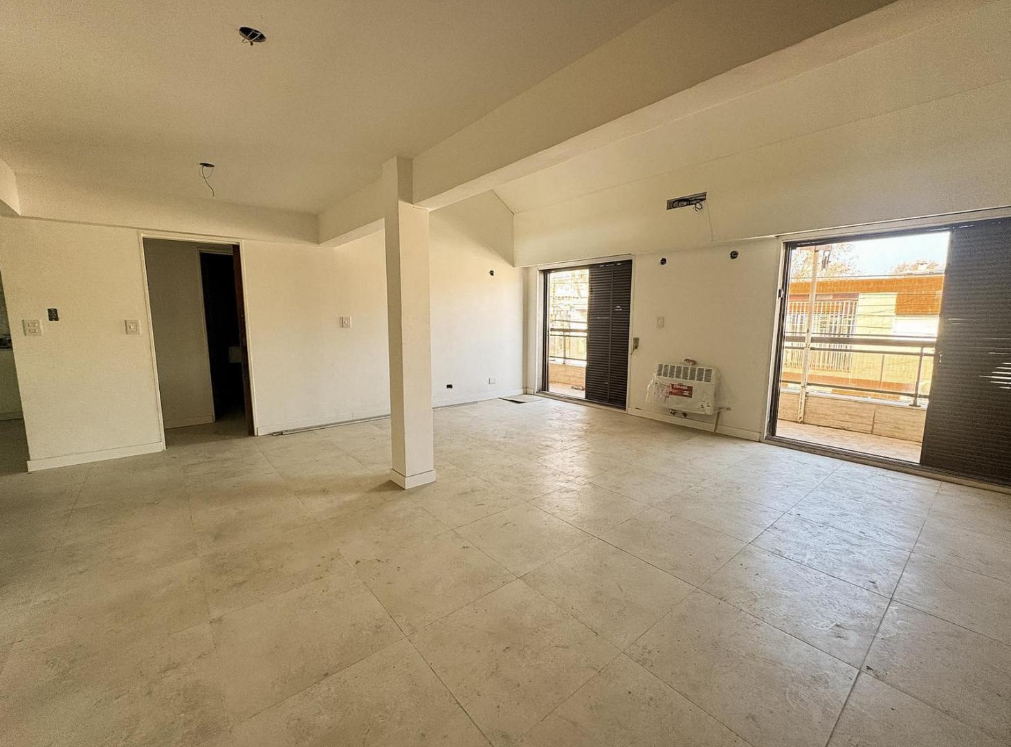 Foto de Alquiler Casa cuatro dormitorios en planta alta. Barrio Tiro Suizo, imagen 2