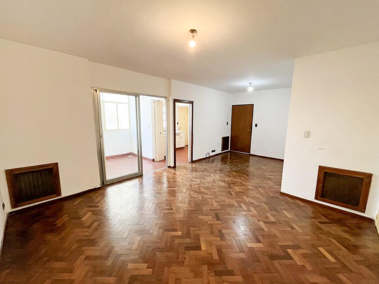 Foto de Alquiler Departamento 1 Dormitorio con Balcón - Zona Plaza Pringles, imagen 3