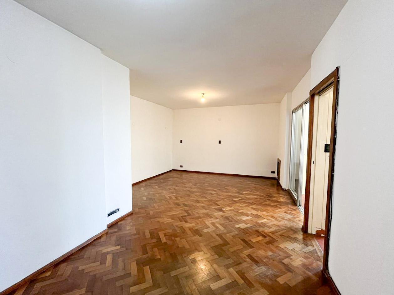 Foto de Alquiler Departamento 1 Dormitorio con Balcón - Zona Plaza Pringles, imagen 2