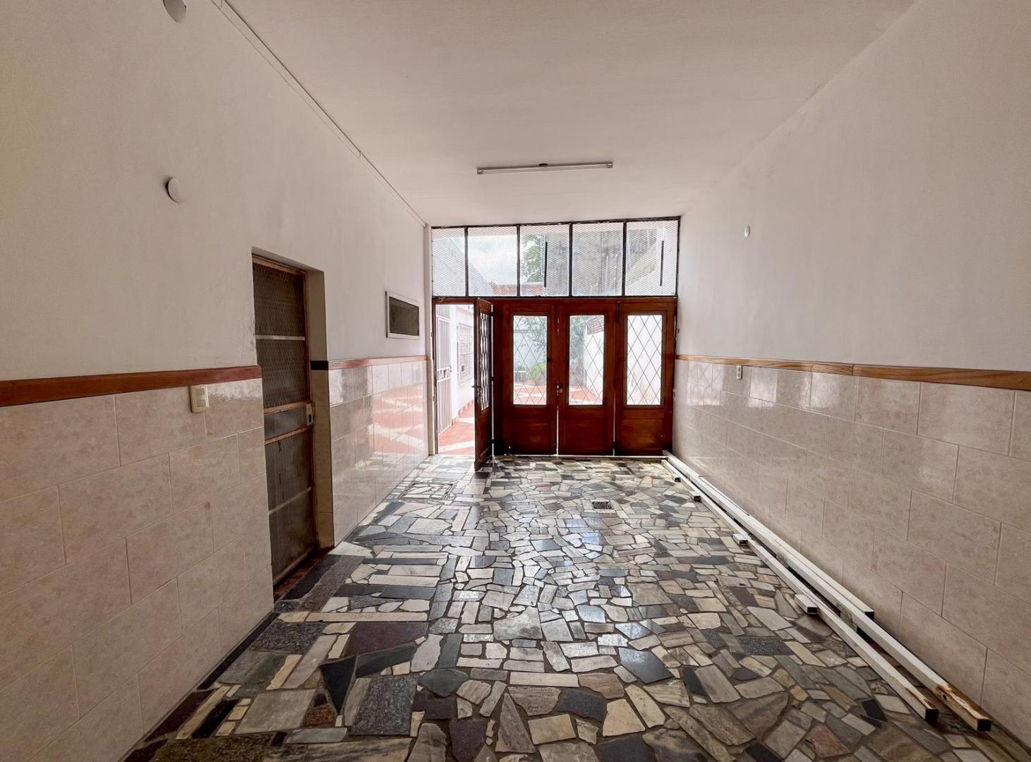 Foto de Alquiler Casa 3 dormitorios con garage en Barrio Triangulo - Pte, imagen 4