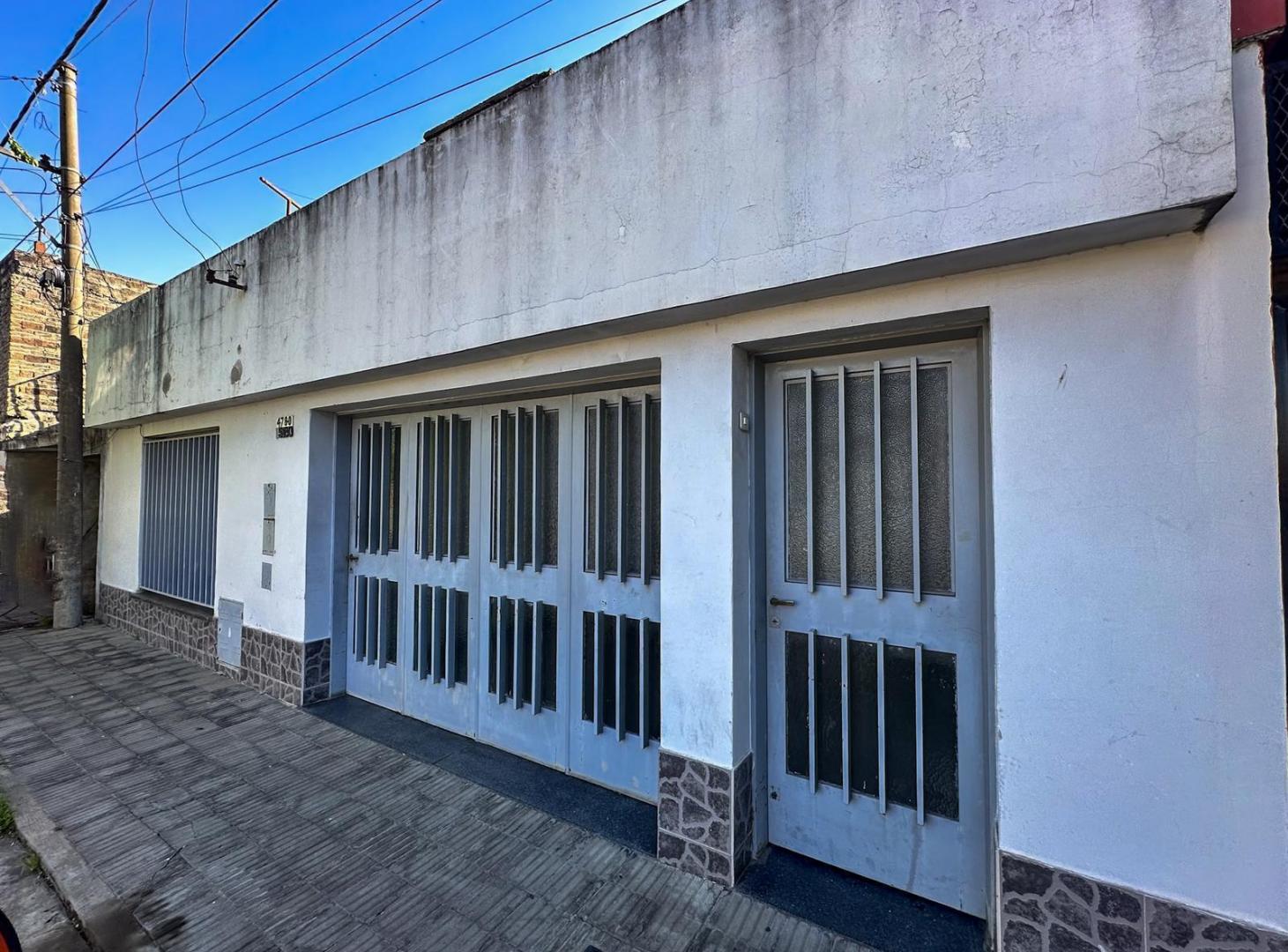 Foto de Venta Casa dos dormitorios. Altura Ov. Lagos al 4700, imagen 2