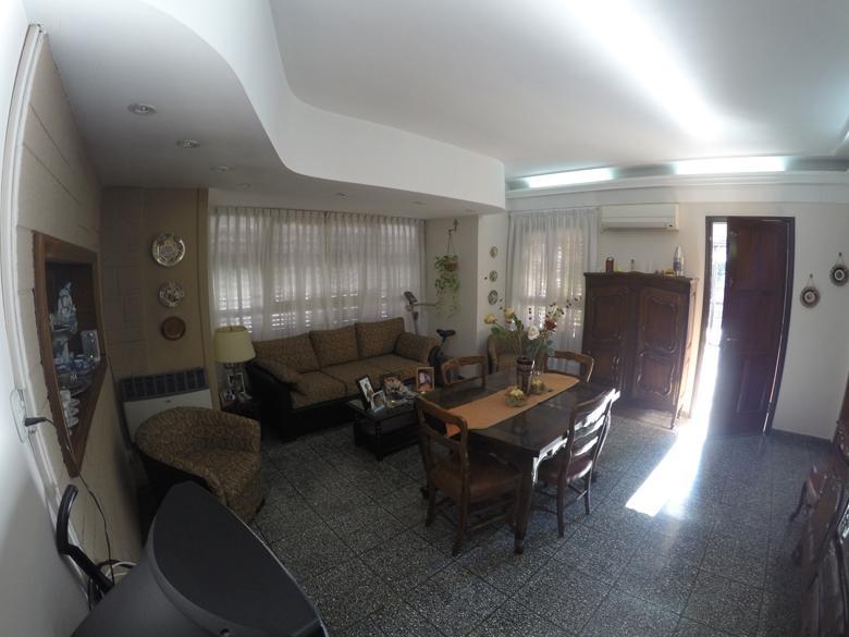 Espectacular Chalet! Garage y Gran Parque.