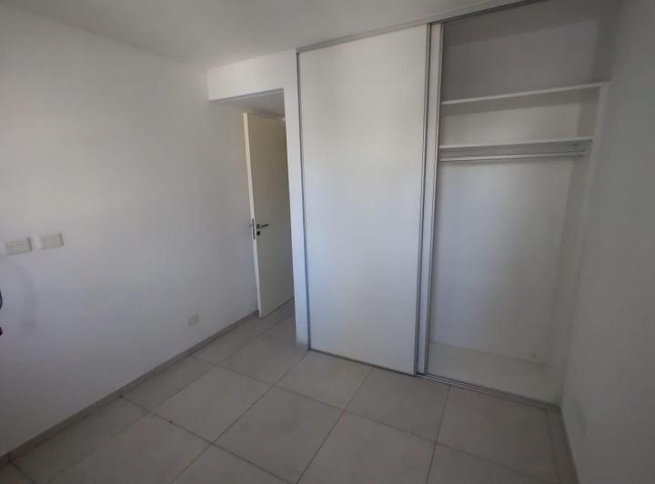 2 AMBIENTES EN HERMOSO EDIFICIO 4