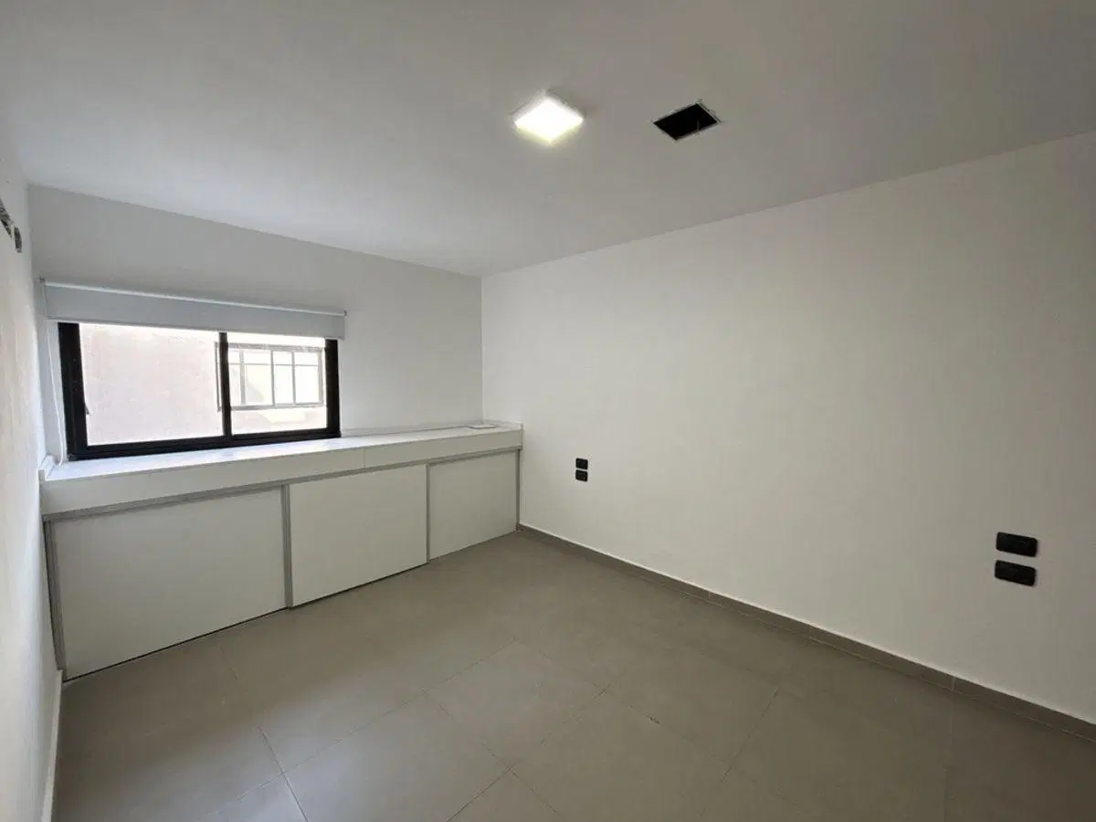 HERMOSO 3 AMBIENTES CON 2 COCHERAS // No paga expensas 2