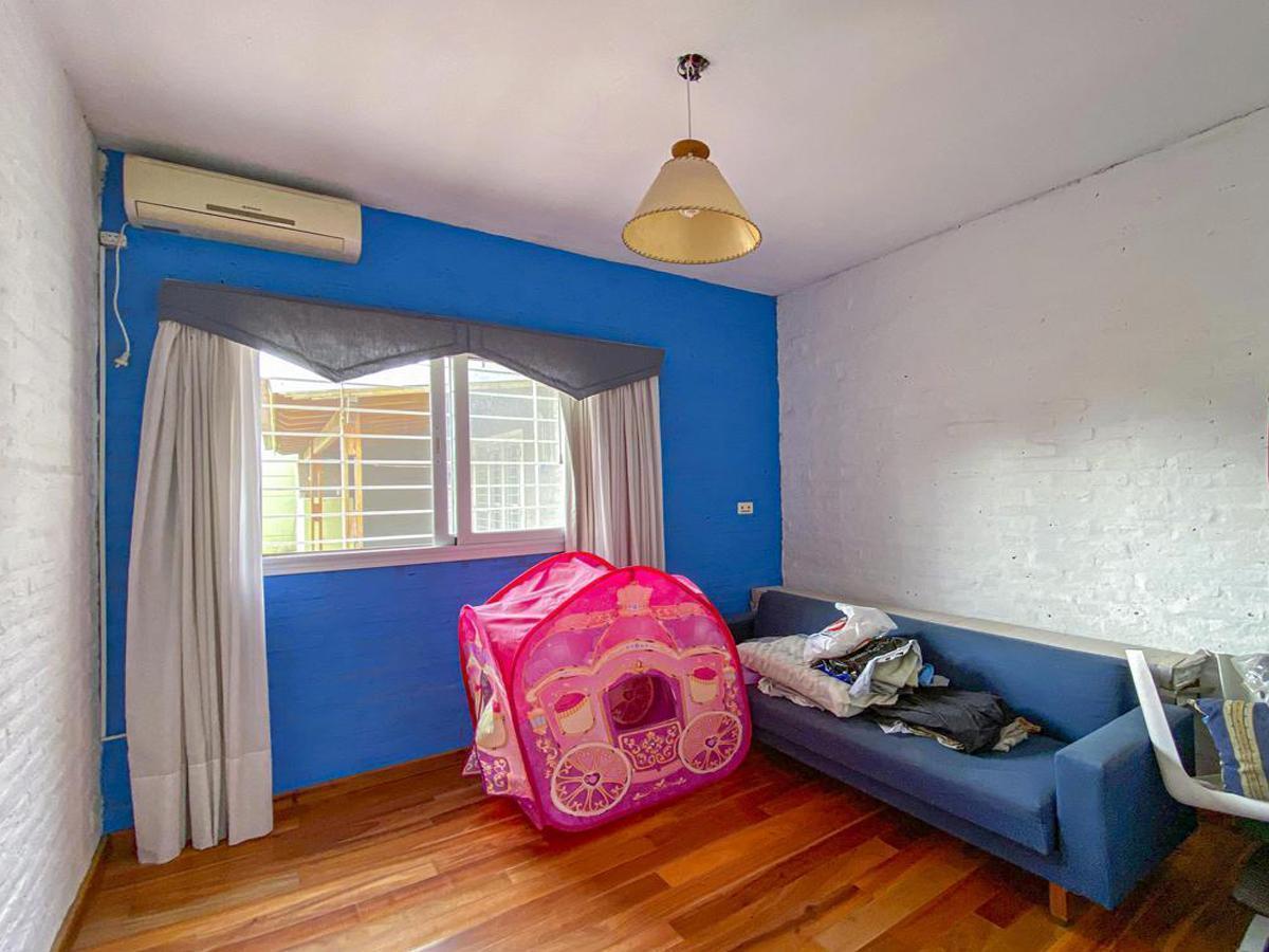 Casa en en Venta 3 Dorm. Pileta Parque Cocheras 5