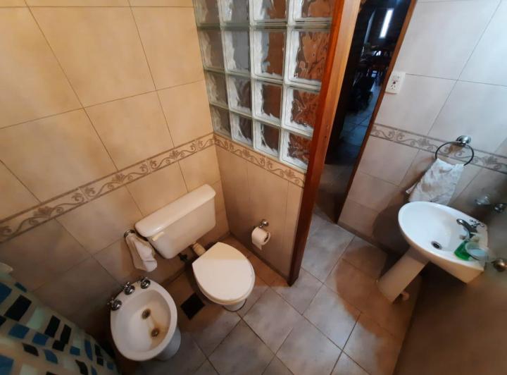 Foto de Casa 2 Dormitorios 2055 m2 de terreno en General lagos a metros del, imagen 5