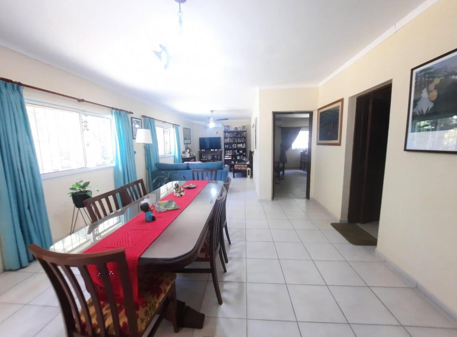 Foto de Casa en venta 2 dormitorios Funes - Hermoso parque, pileta, imagen 5
