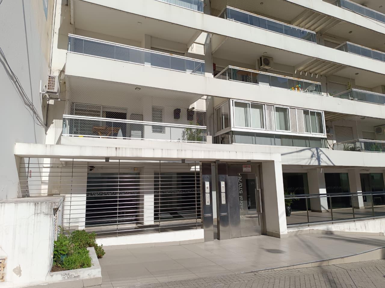 Departamento en venta 2 dormitorios vista parcial río - Cochera y baulera - Rosario Martin