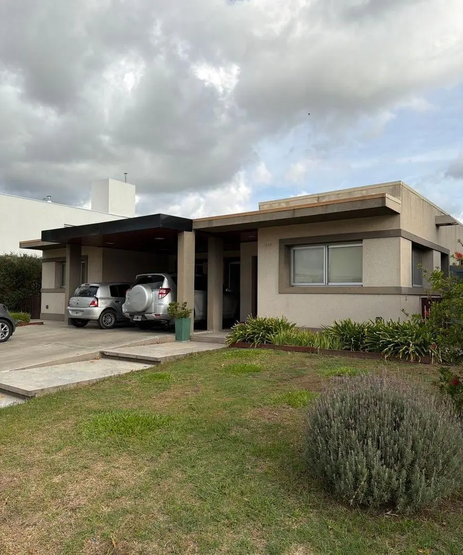 Casa en venta 3 dormitorios - Funes San Sebastian 3