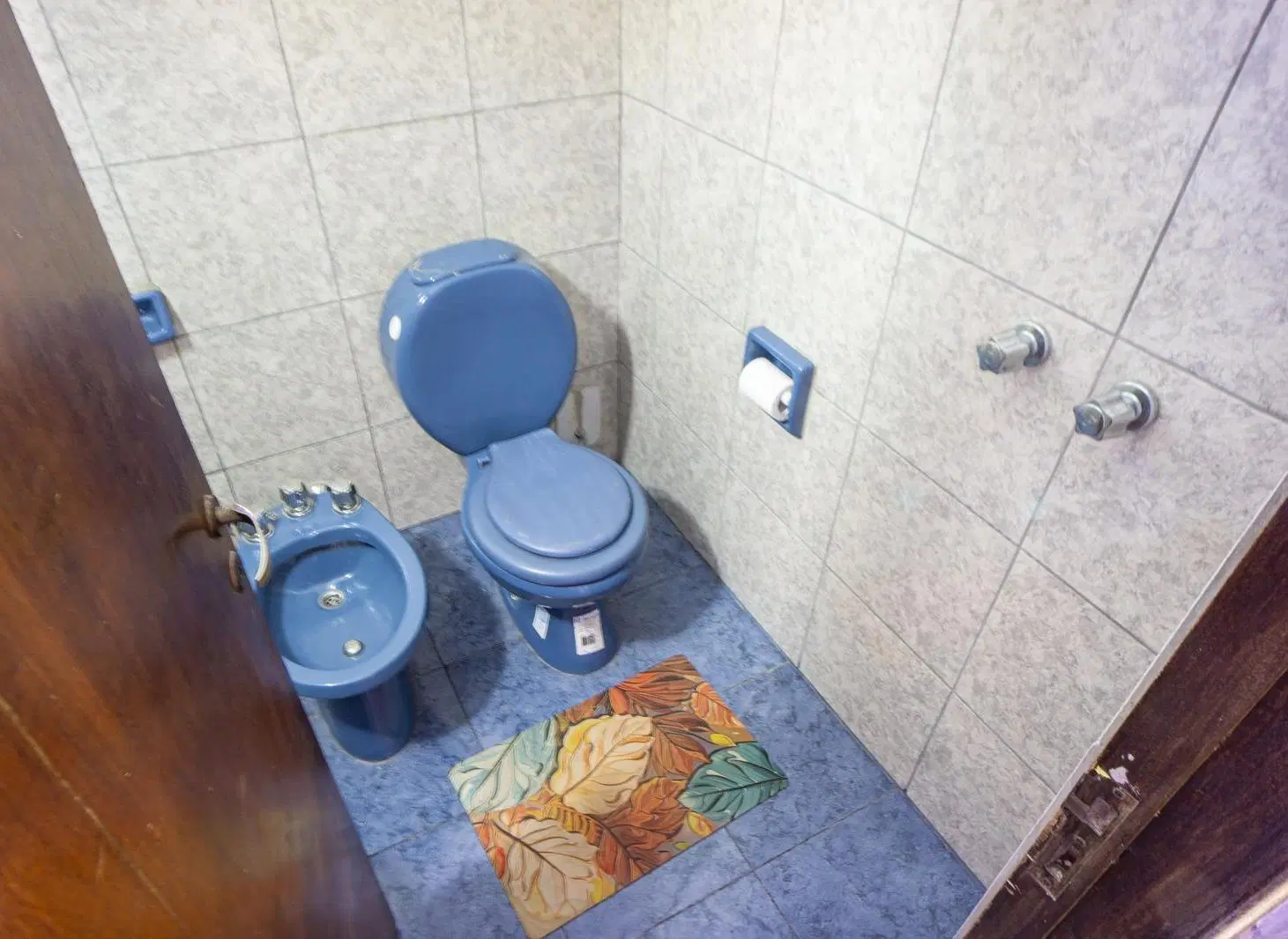 Venta Casa 4 Dormitorios Pileta Cocheras para varios autos en Capitan Bermudez 4