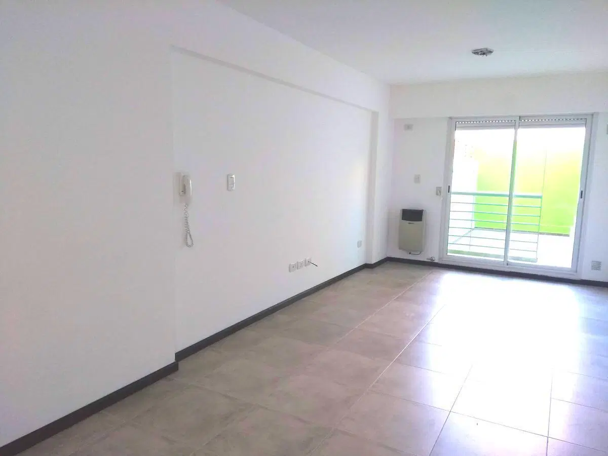 Monoambiente con patio 2