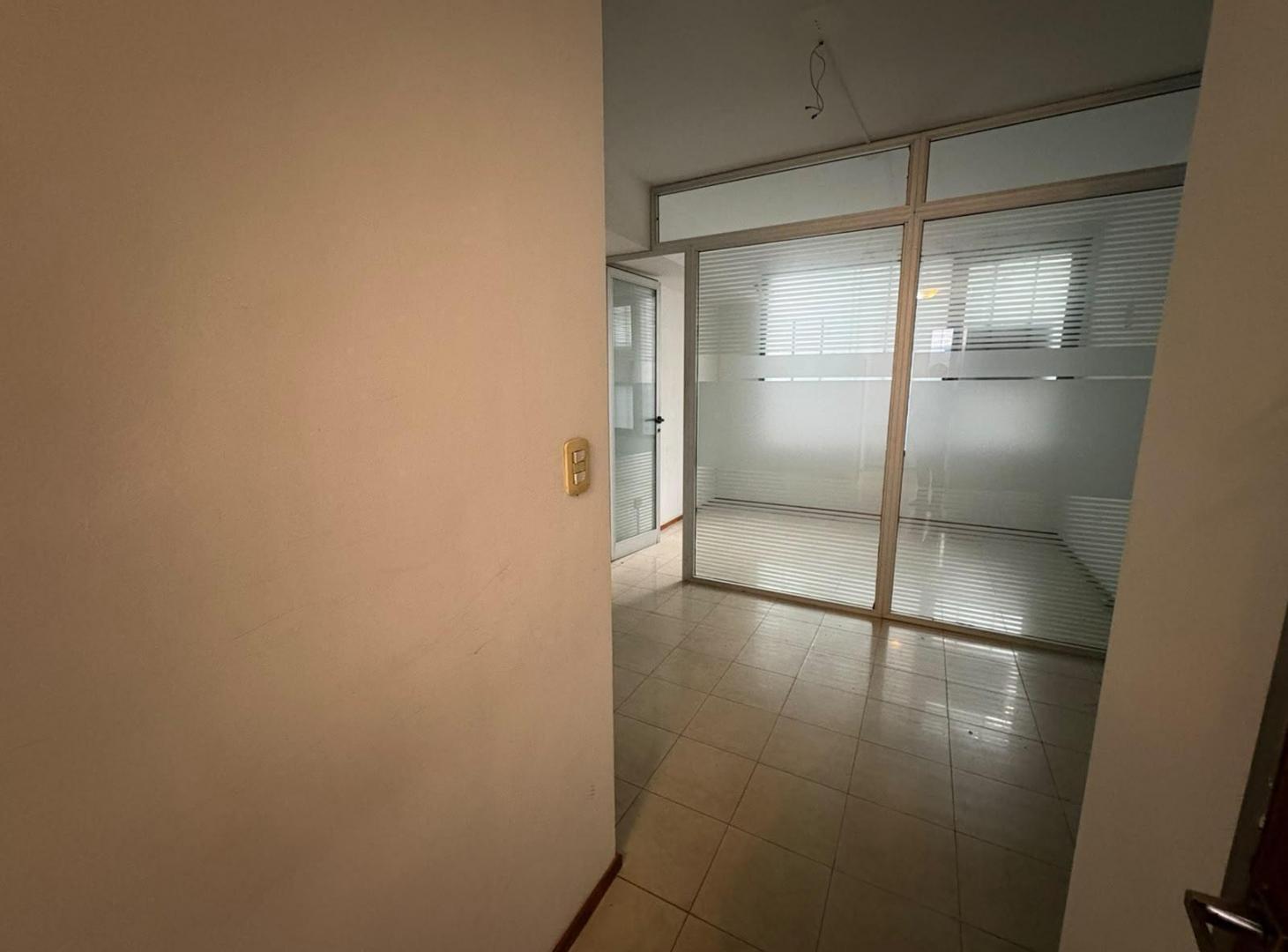 Oficina Comercial en Alquiler