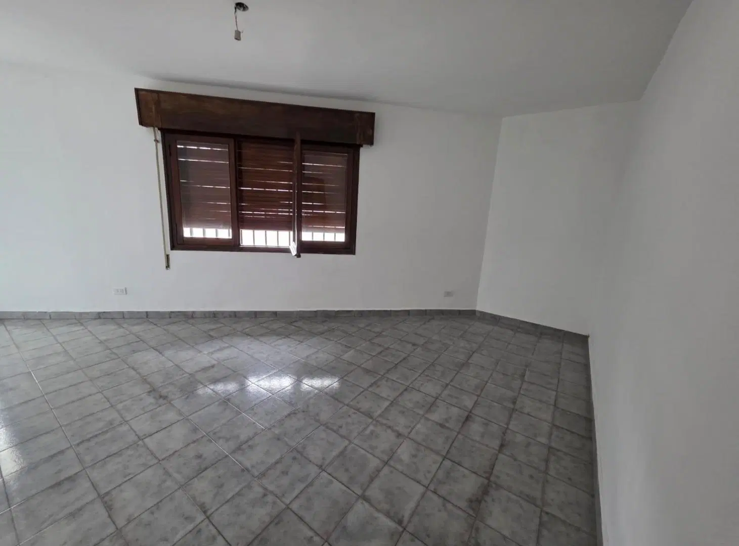Casa de 3 dormitorios con cochera en ALQUILER 5