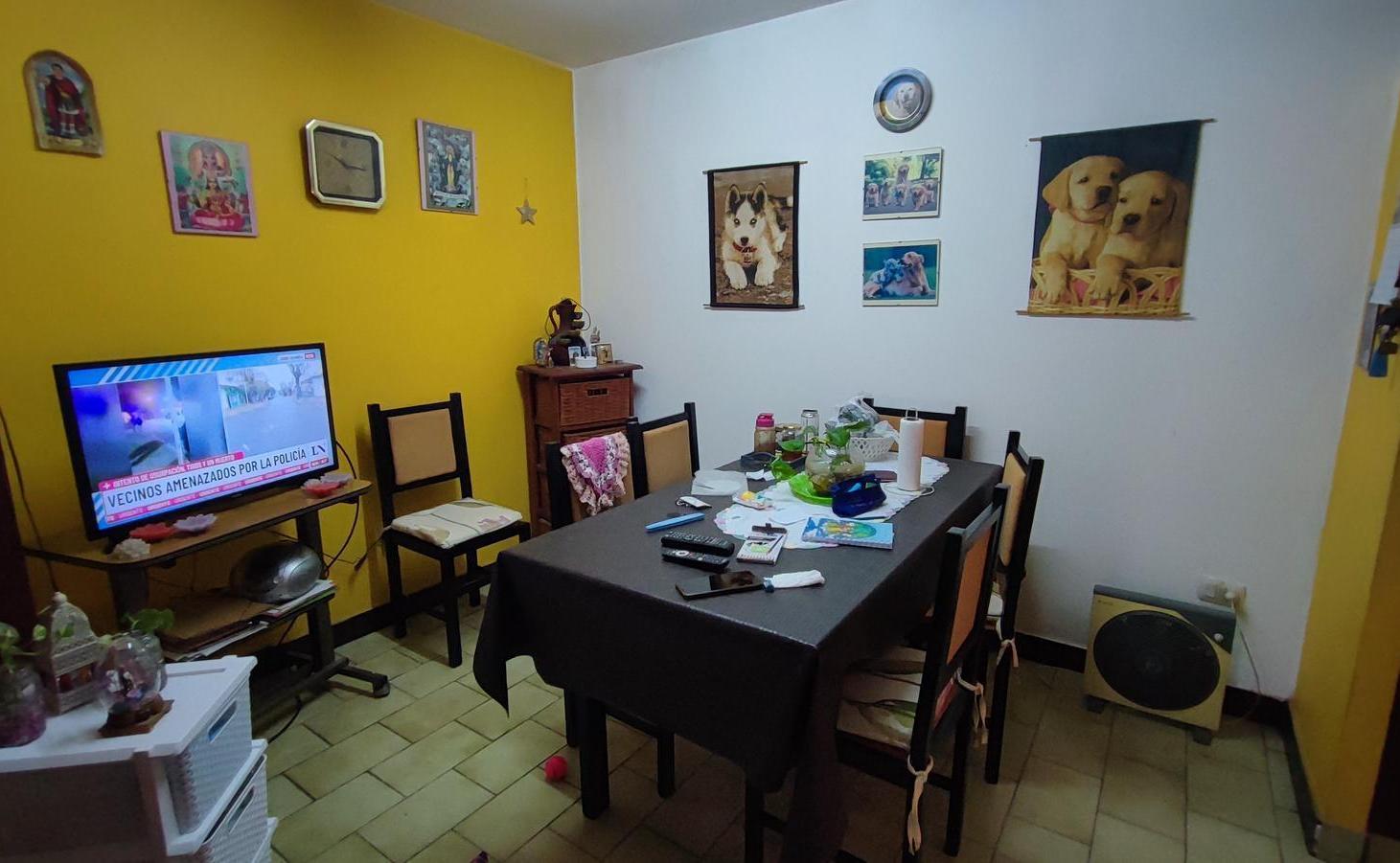 Foto de Casa en venta 3 dormitorios con lugar para vehículo - Alberdi Rosario, imagen 2