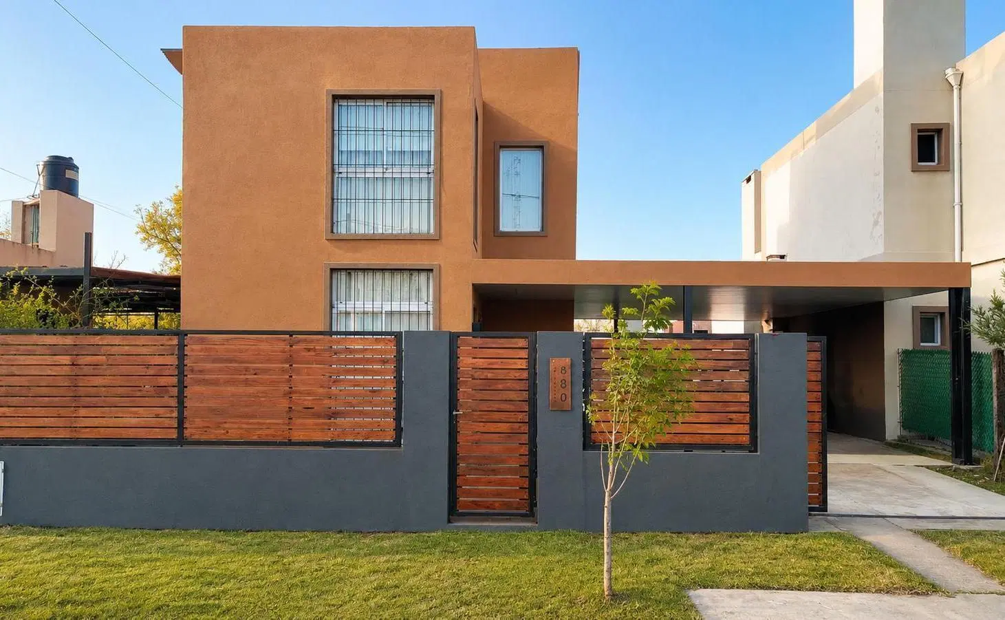 Casa de 2 dormitorios pileta excelente ubicación y calidad constructiva 5