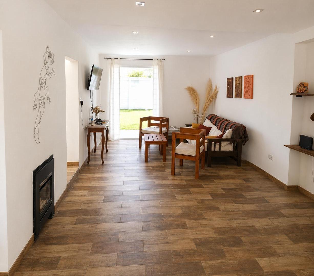Foto de Casa de 2 dormitorios pileta excelente ubicación y calidad constructiva, imagen 3