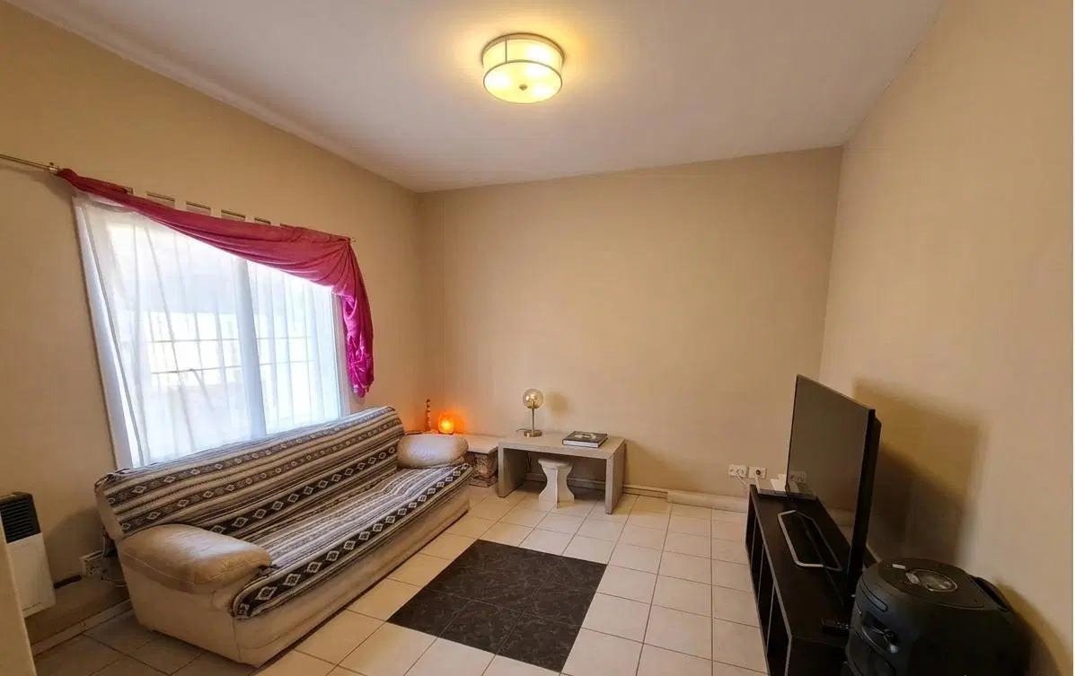 Venta casa 3 dormitorios 2 baños cochera pasante pileta quincho y parrilla 5
