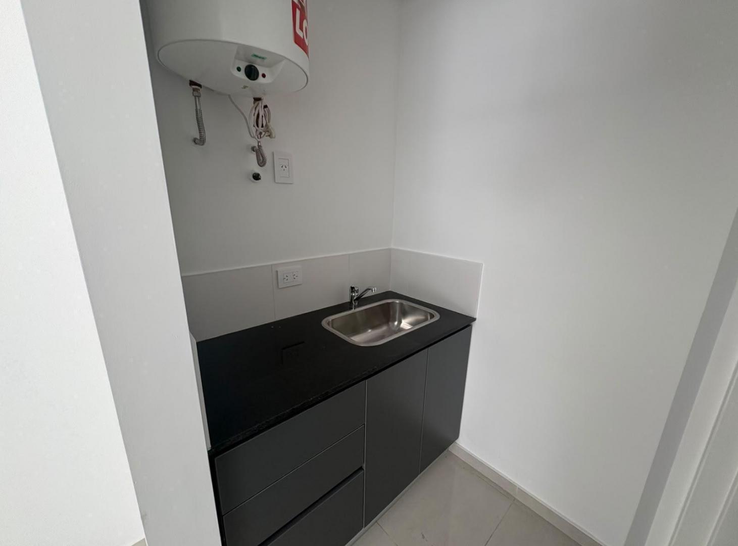 Foto de Local comercial a estrenar en alquiler / Barrio Lourdes, imagen 3