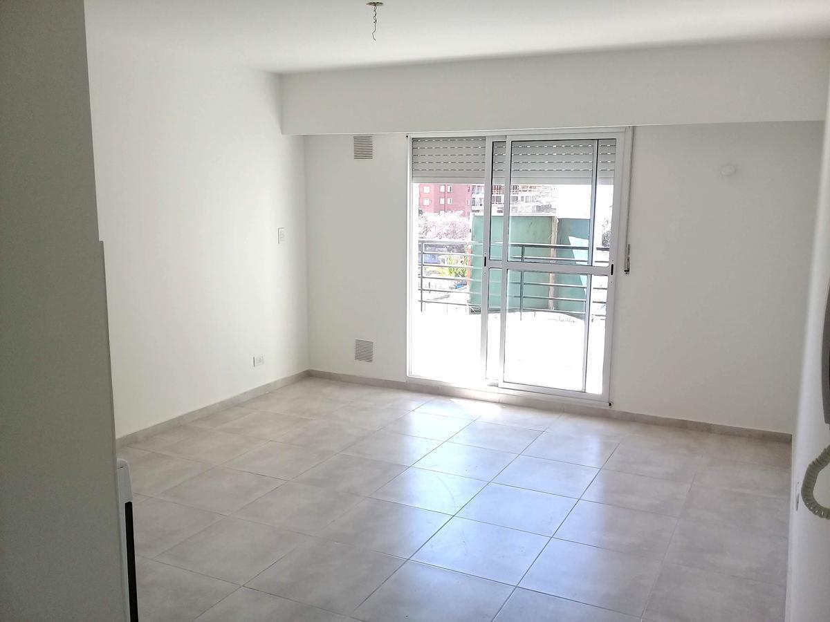 Foto de Italia y Montevideo - Monoambiente - Semi nuevo, imagen 1