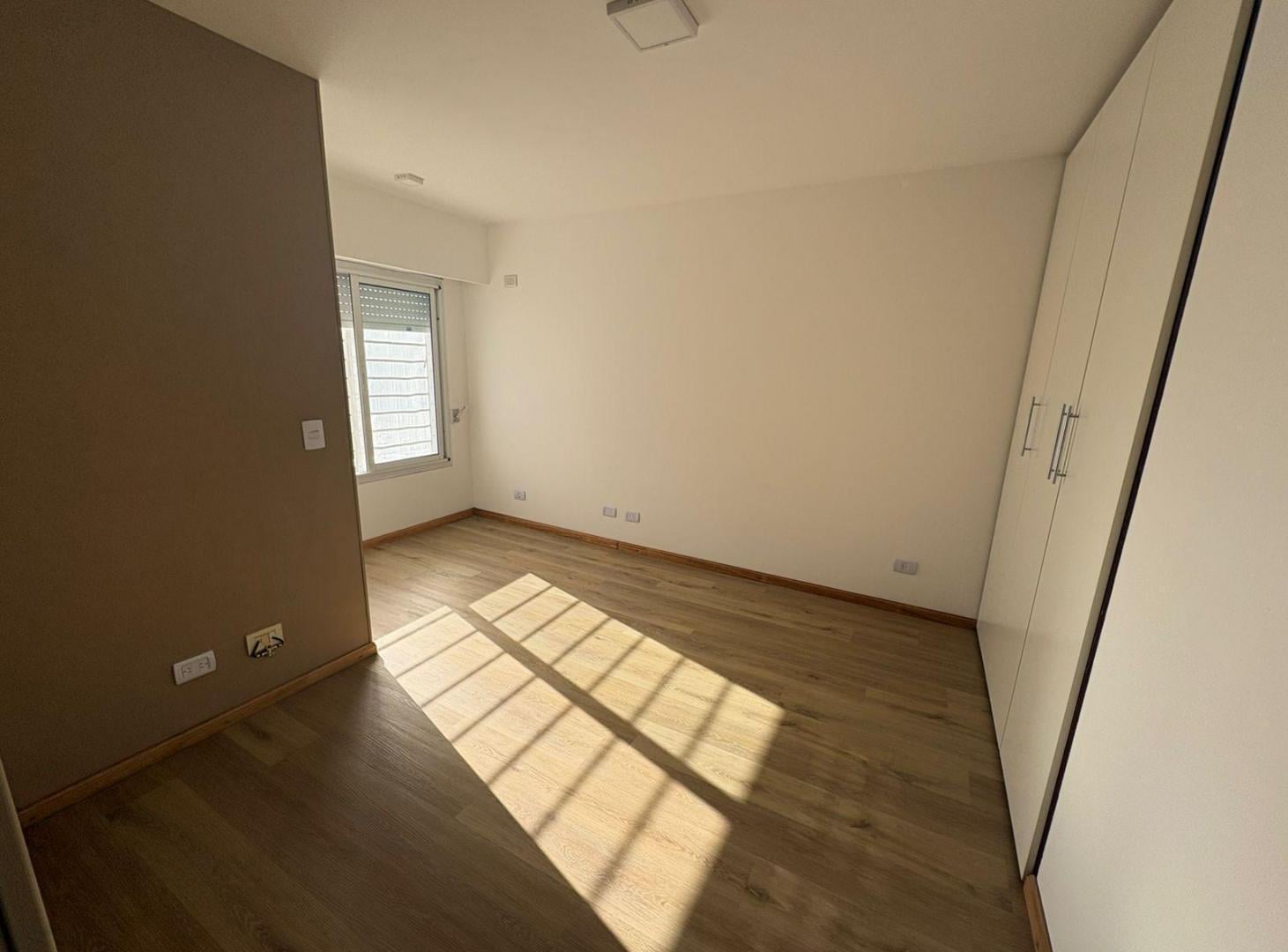 Foto de DEPARTAMENTO DE 2 DORMITORIOS EN ALQUILER CON POSIBILIDAD DE COCHERA /, imagen 4