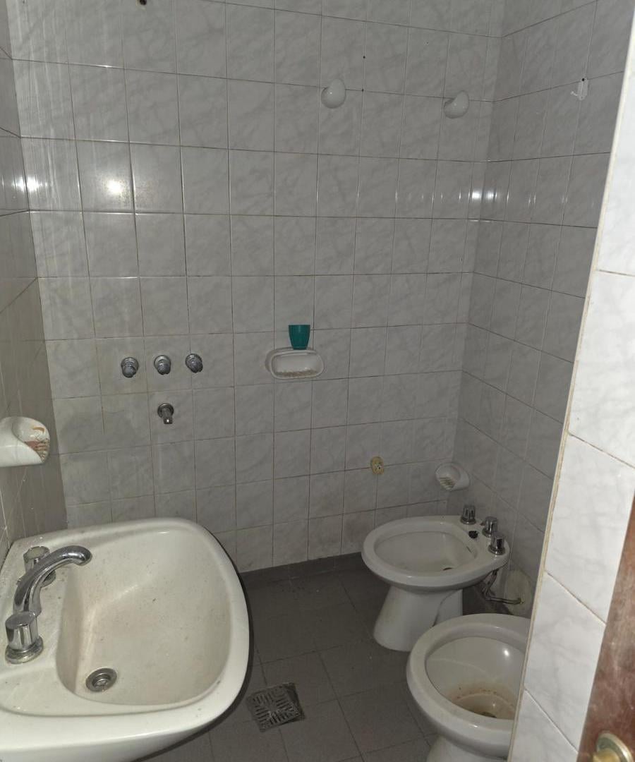 Foto de Casa en venta a reciclar - Bario Luis Agote Rosario, imagen 3