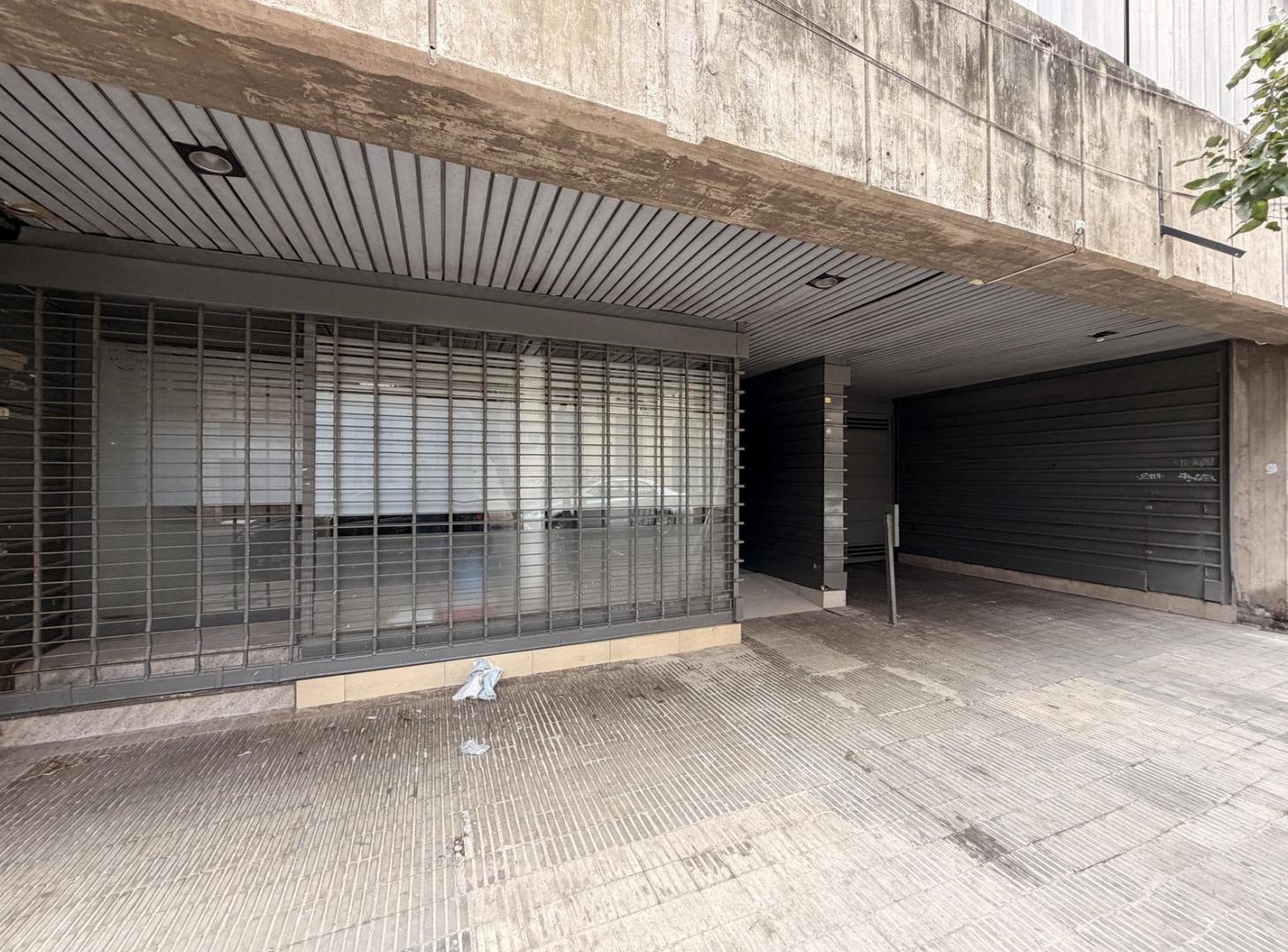 Foto de Local al Frente con Oficina en zona Centro/Tribunales., imagen 2