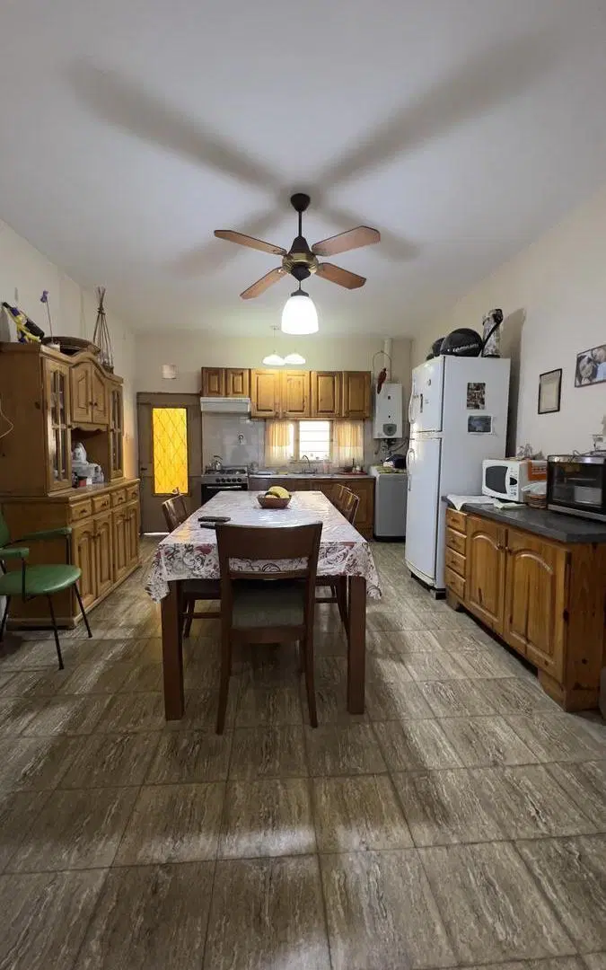 Venta casa de 2 dormitorios en Tiro Suizo con Galpón 1
