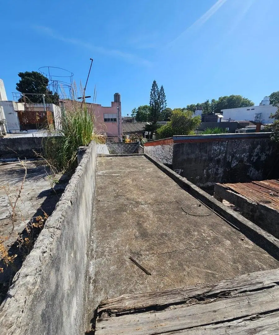 Venta Casa interna de 2 dormitorios en Zona sur. Amplio terreno 2