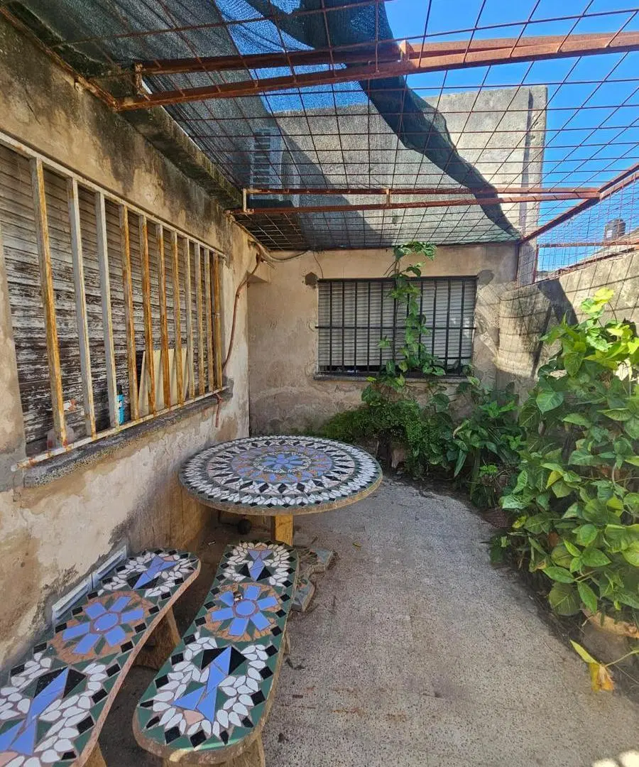 Venta Casa interna de 2 dormitorios en Zona sur. Amplio terreno 1