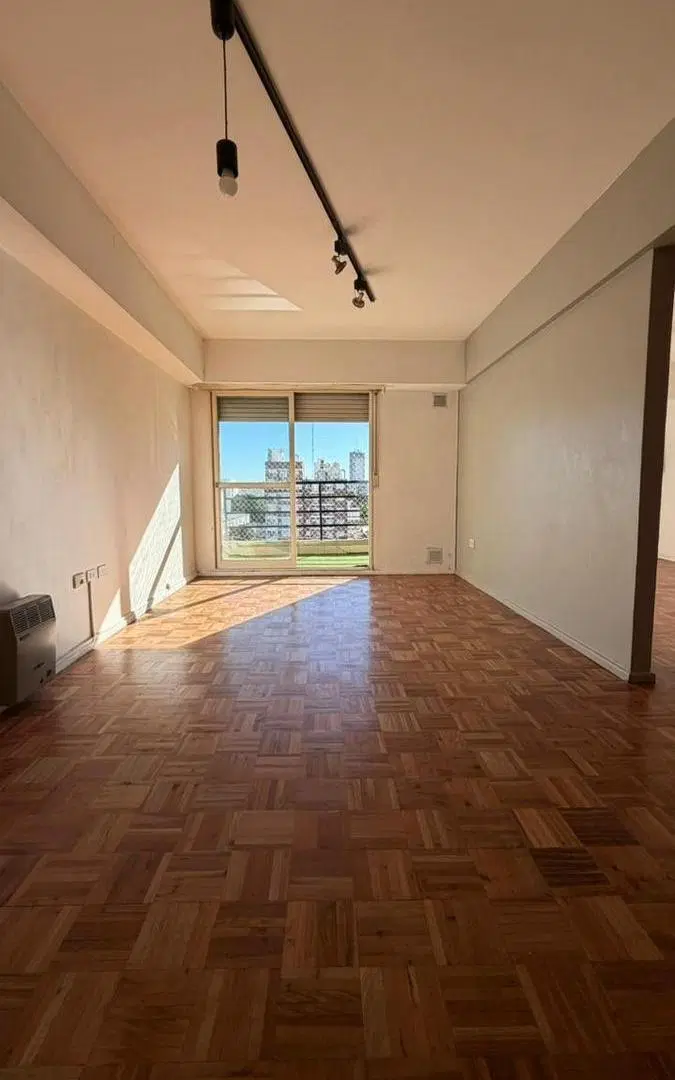 Venta Departamento de 1 dormitorio en el centro , luminoso. 2
