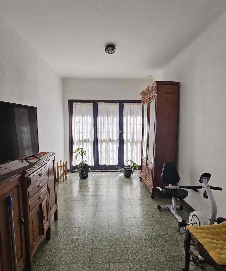 Casa en venta de tres dormitorios en Echesortu 4