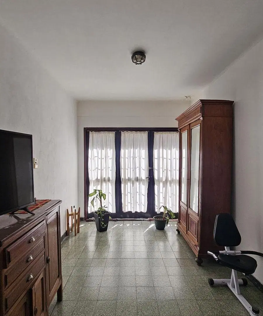 Casa en venta de tres dormitorios en Echesortu 5